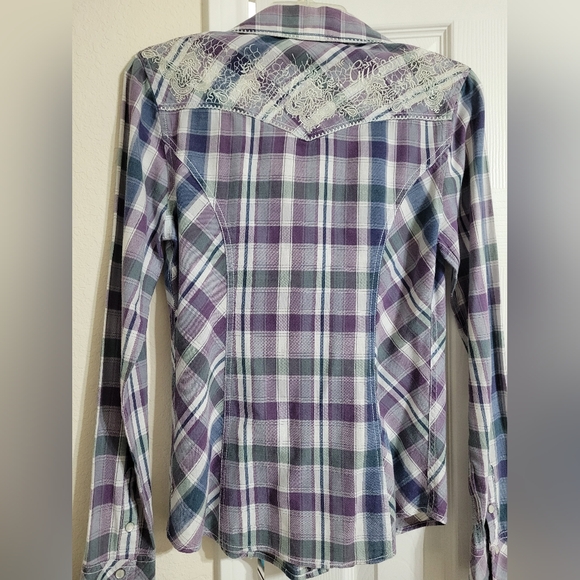 EUC•Guess Plaid Long Sleeve Embroidered Shirt with Pearl Snaps•Medium•💜💚🤍💙 - Picture 12 of 14